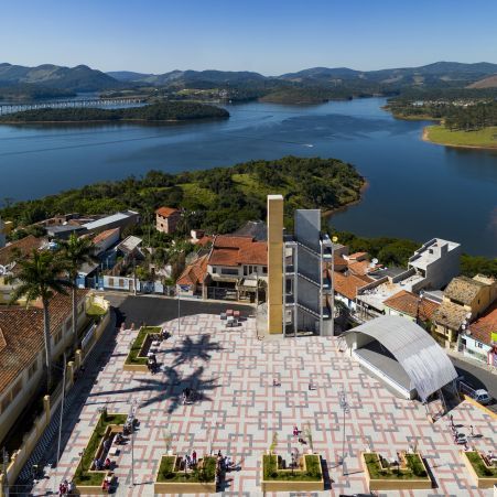 Praça Álvaro Guião 